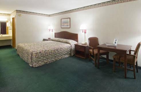 Americas Best Value Inn - Декейтер Экстерьер фото